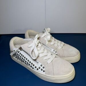 Steve Madden 8.5 studded tennis shoes